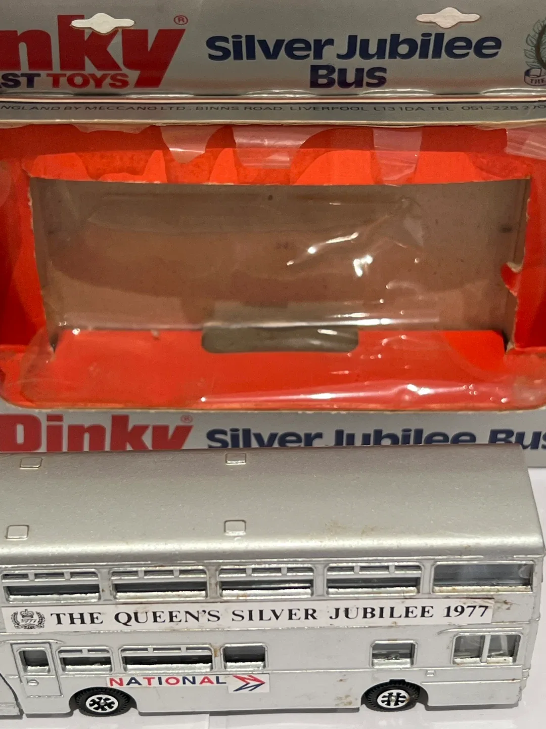 Dinky 297 Atlantean Silver Jubilee Bus image indicator(10)