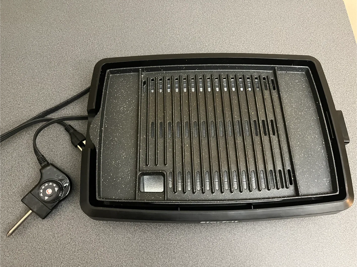 Starfrit The Rock Indoor Smokeless BBQ Grill image indicator(2)