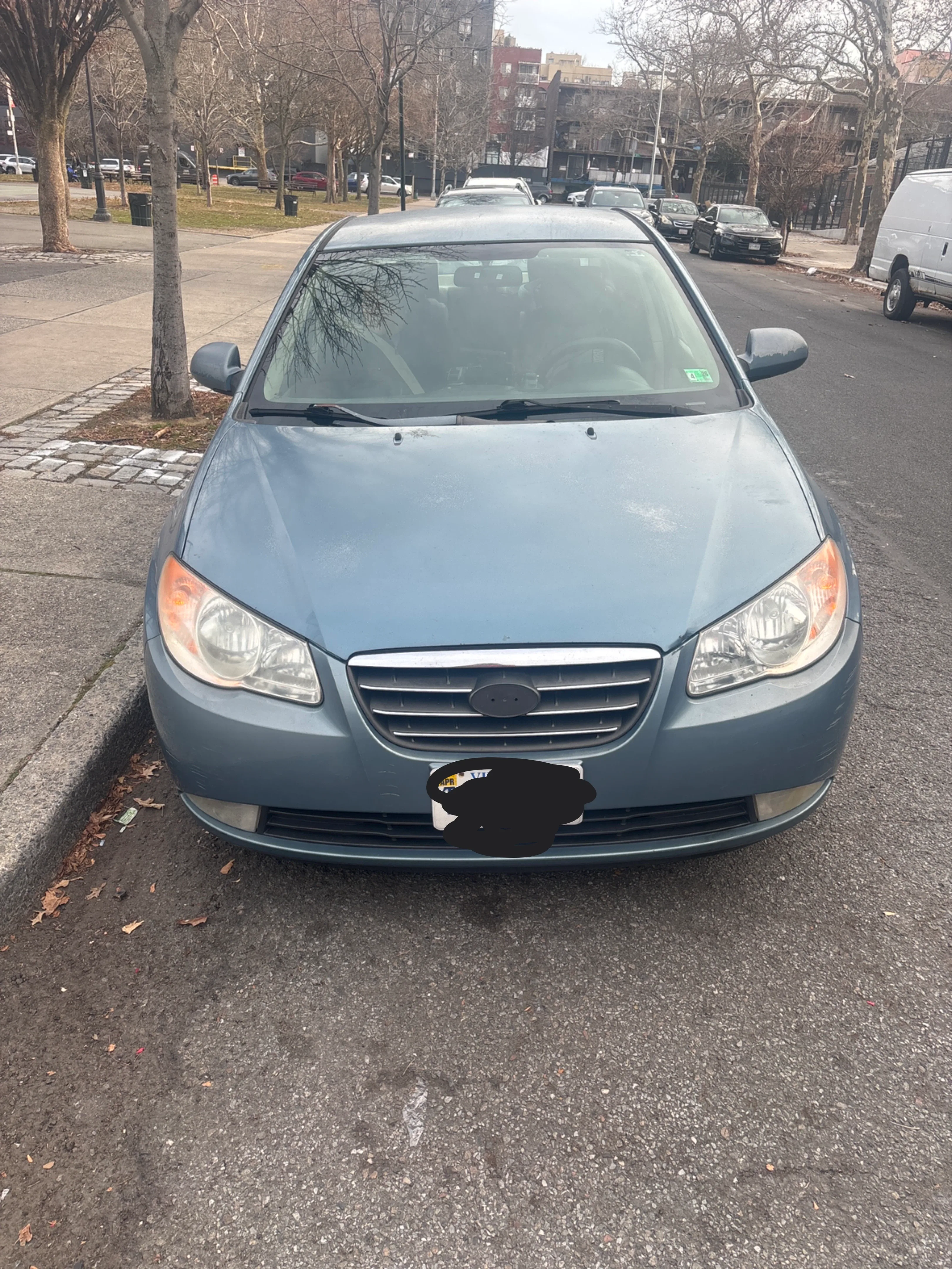 Hyundai Elantra - Blue Sedan image indicator(2)