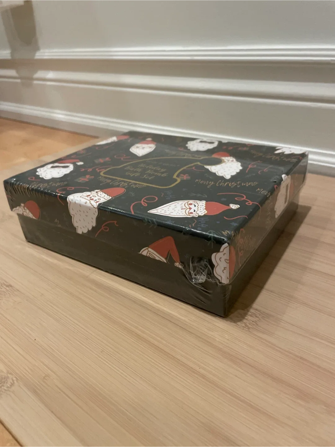 Body & Earth Holiday Bath Bomb Gift Set - New! image indicator(3)