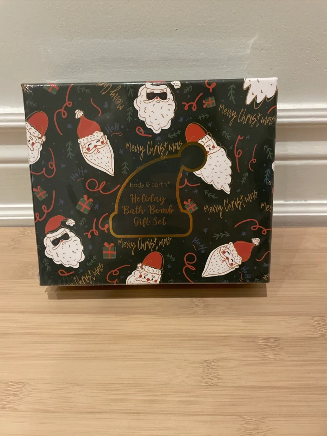 Body & Earth Holiday Bath Bomb Gift Set - New!