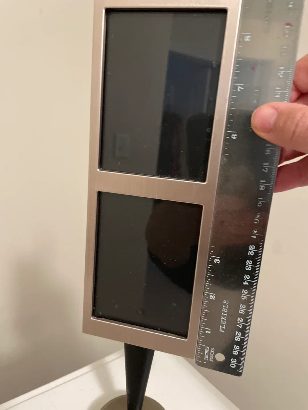 Double Picture Frame like new image indicator(3)