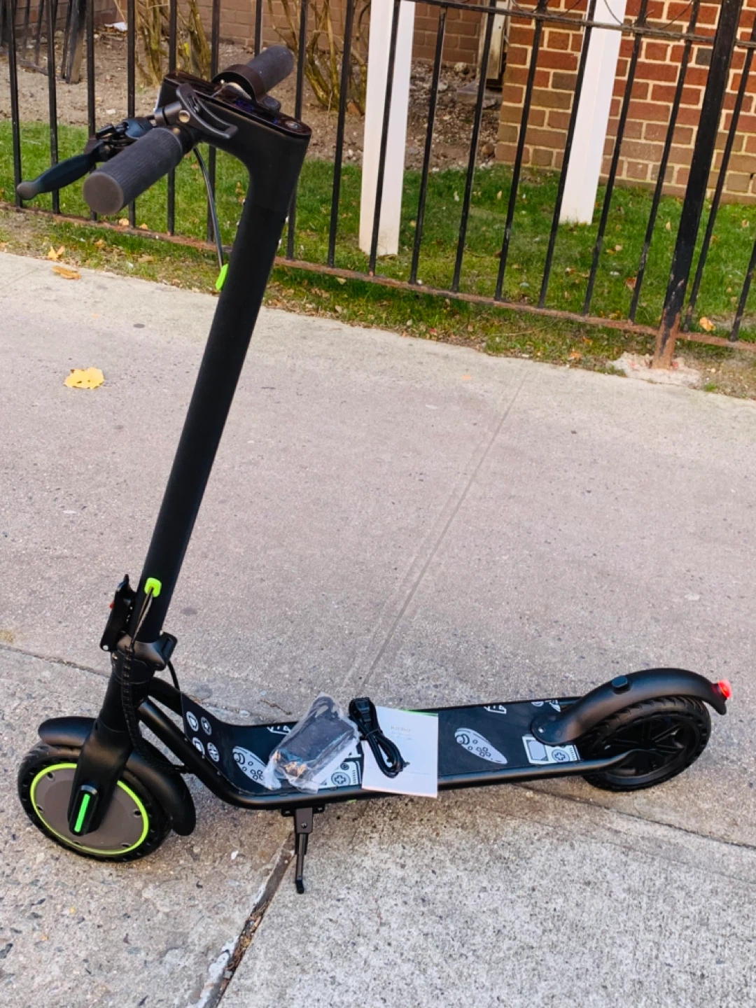 RIUIIO brand new electric scooter run fast 25mph - photo 3