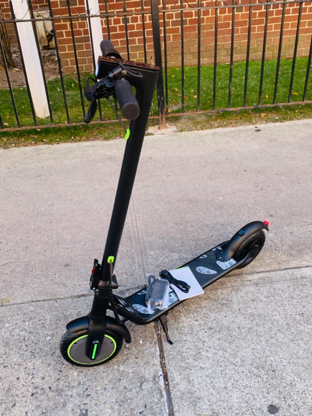 RIUIIO brand new electric scooter run fast 25mph - photo 5