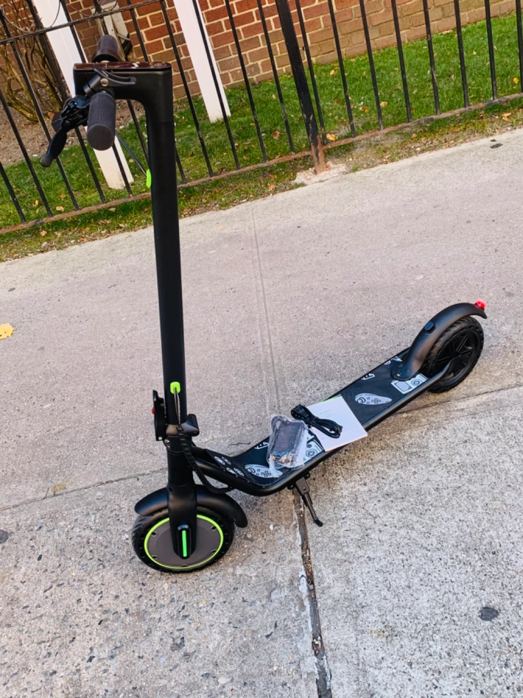 RIUIIO brand new electric scooter run fast 25mph - photo 4