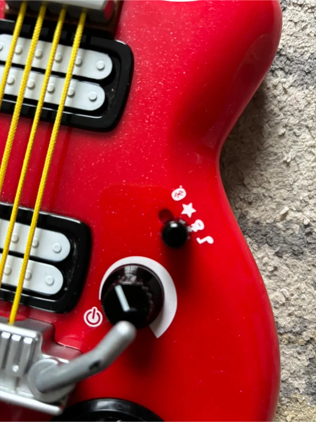 Little Tikes Guitar - Blue and Red image indicator(2)