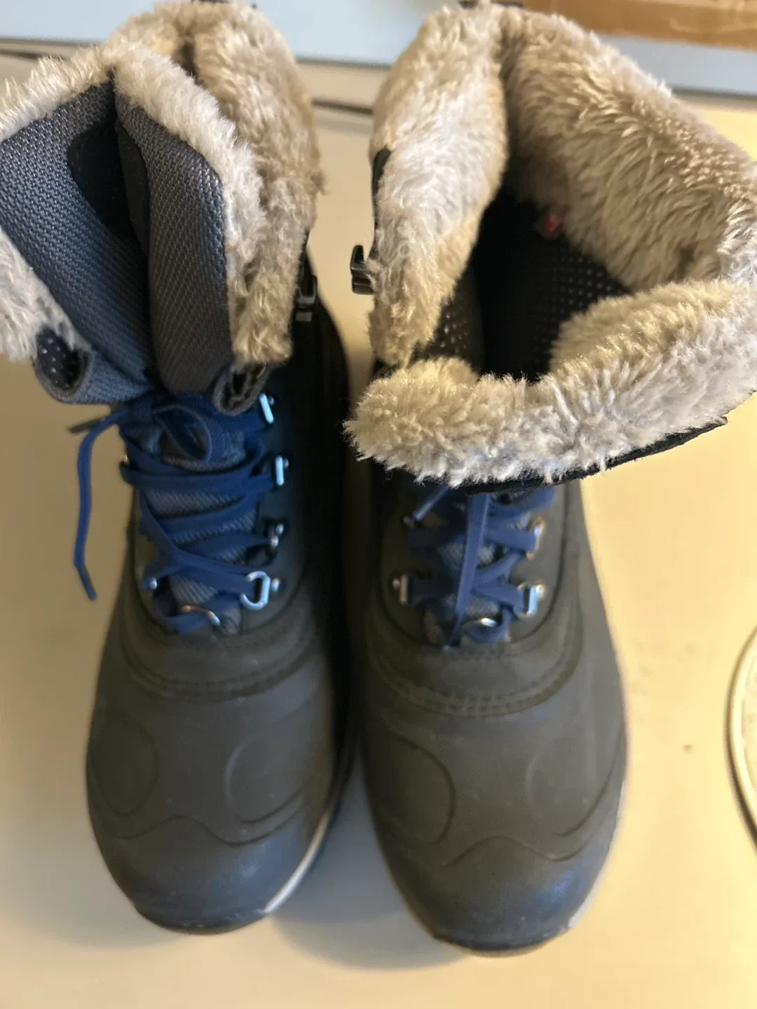 The North Face Women's Snow Boots, Size 8 image indicator(2)