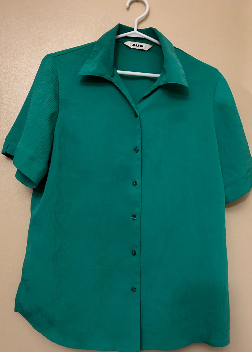 Woman’s Green Short Sleeve Blouse size 12