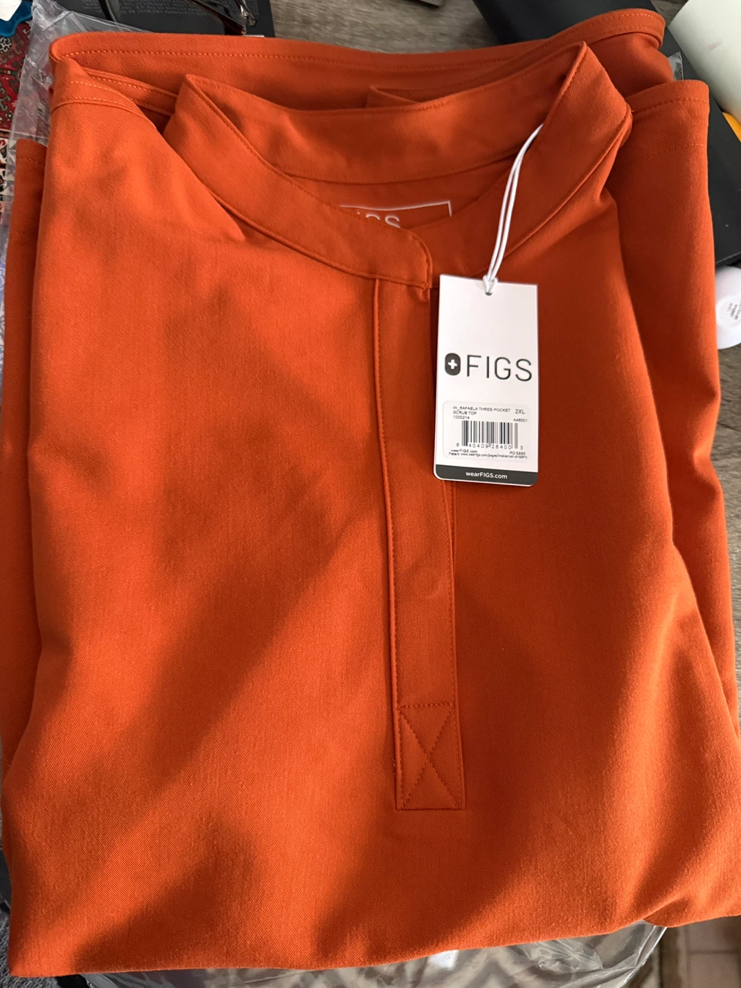 New FIGS Scrub Top - 2XL