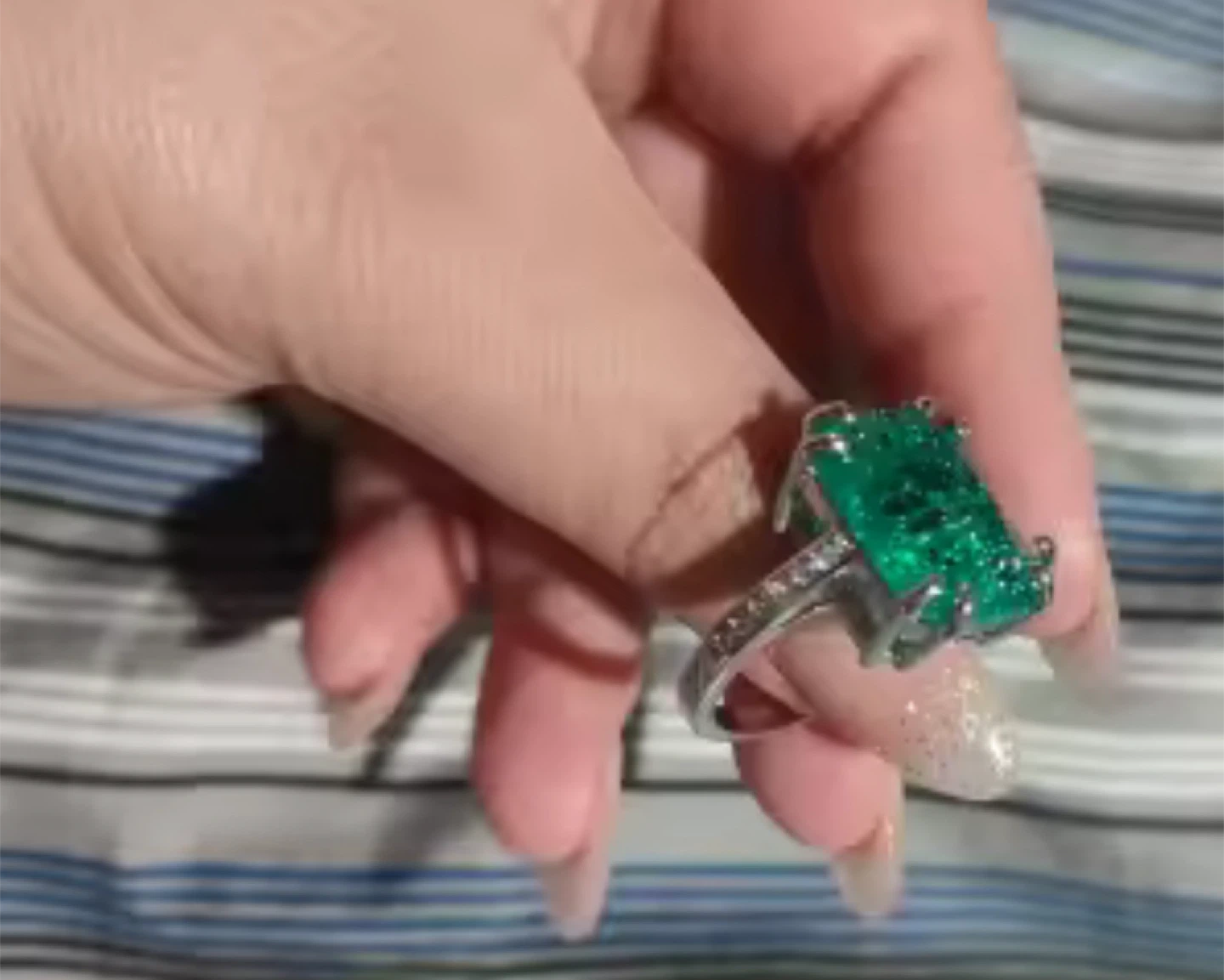 Emerald Cut Green Stone Ring - photo 2