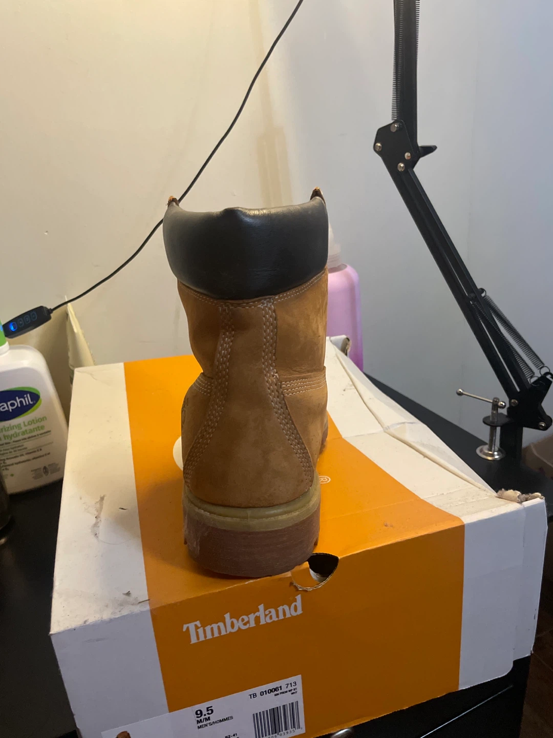 Timberland Premium Wheat Nubuck Boots - Size 9.5 - photo 3