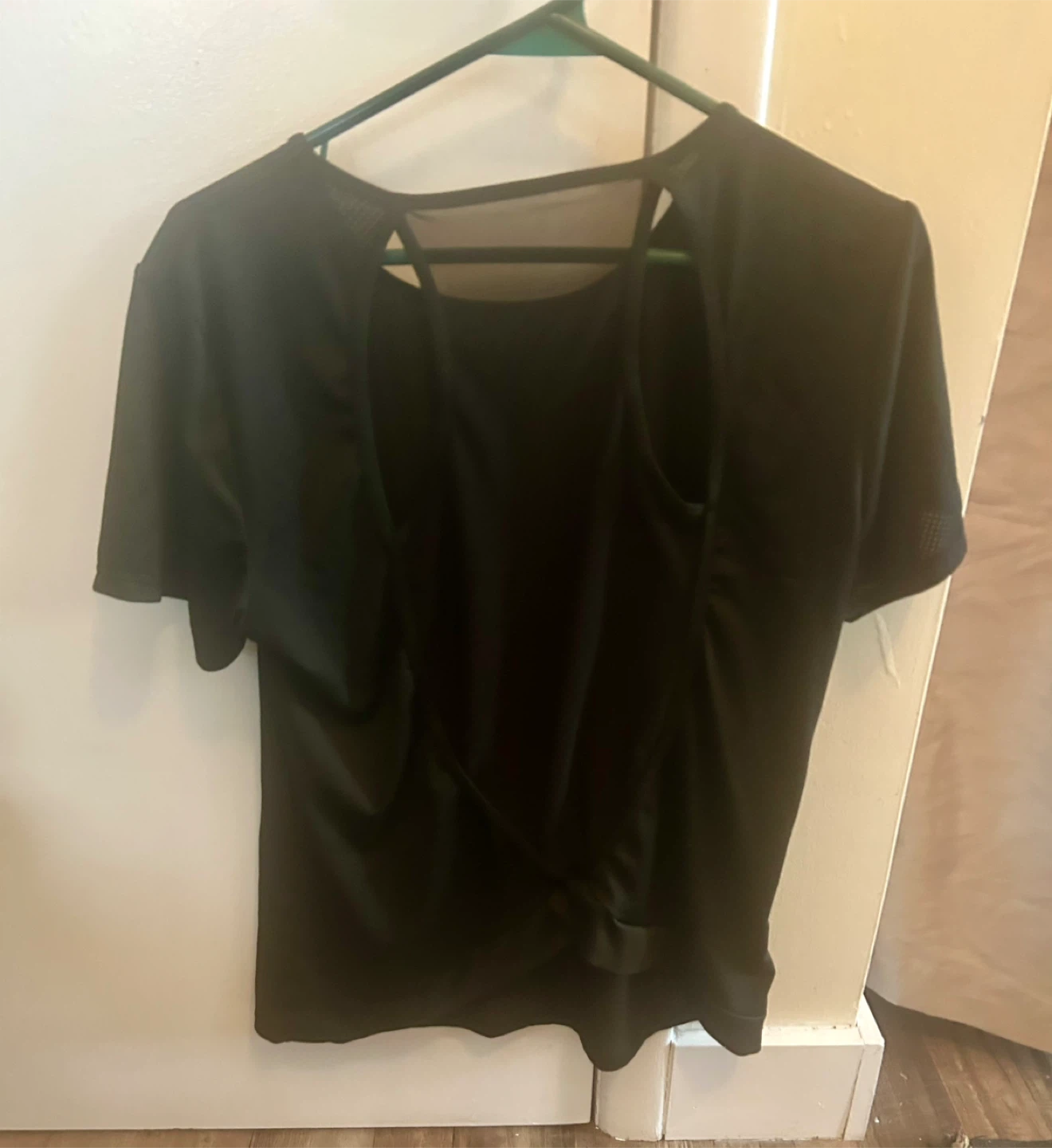 SHEIN black athletic top with different patterns in back - photo 2