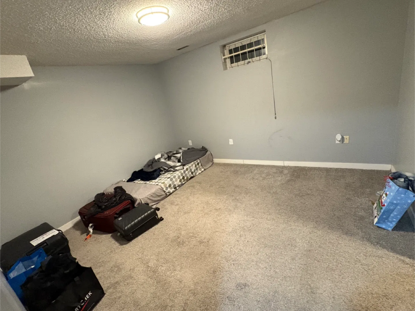 2 bedroom basement available for rent image indicator(6)