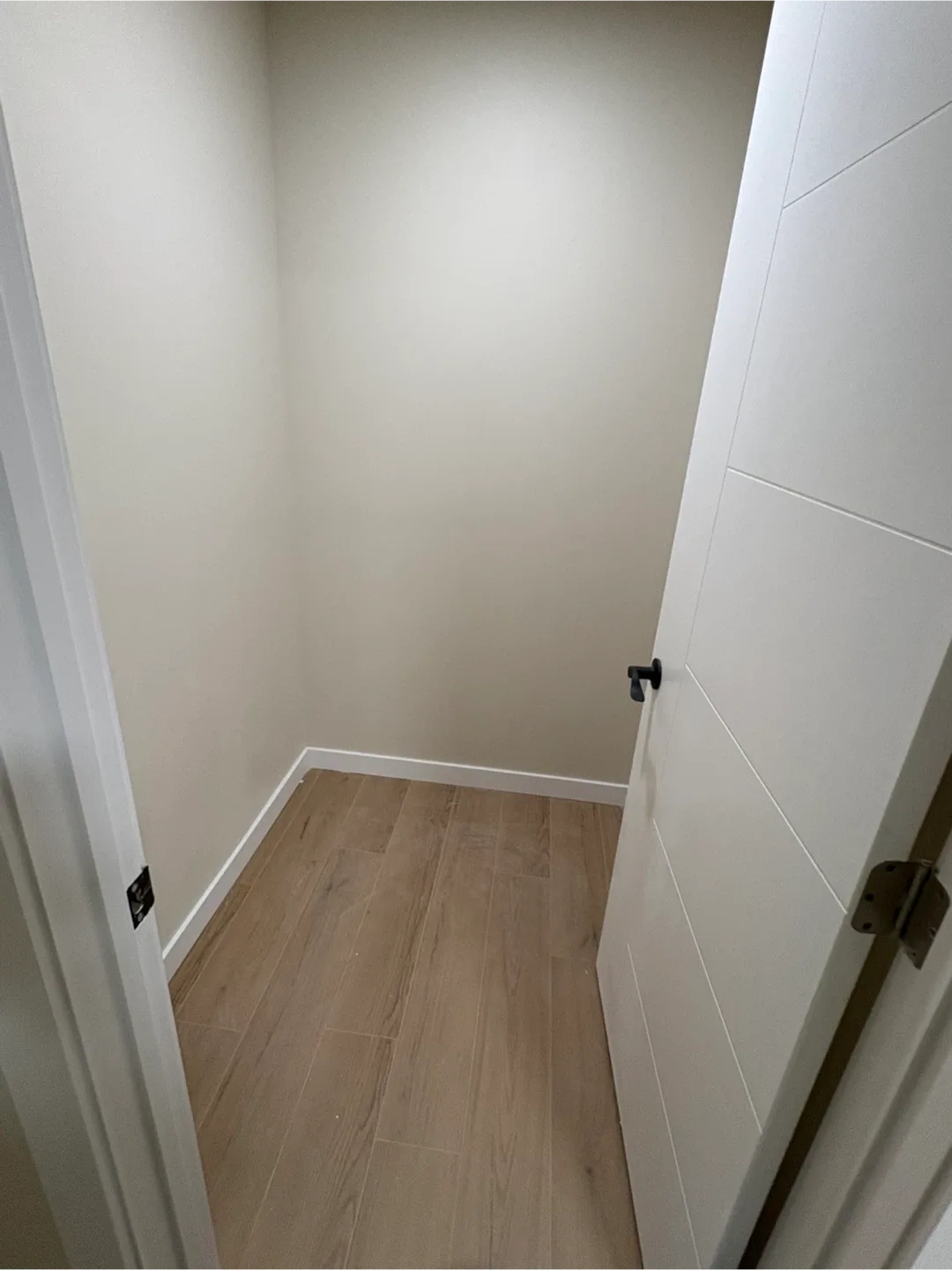 2 bedroom basement available for rent image indicator(3)