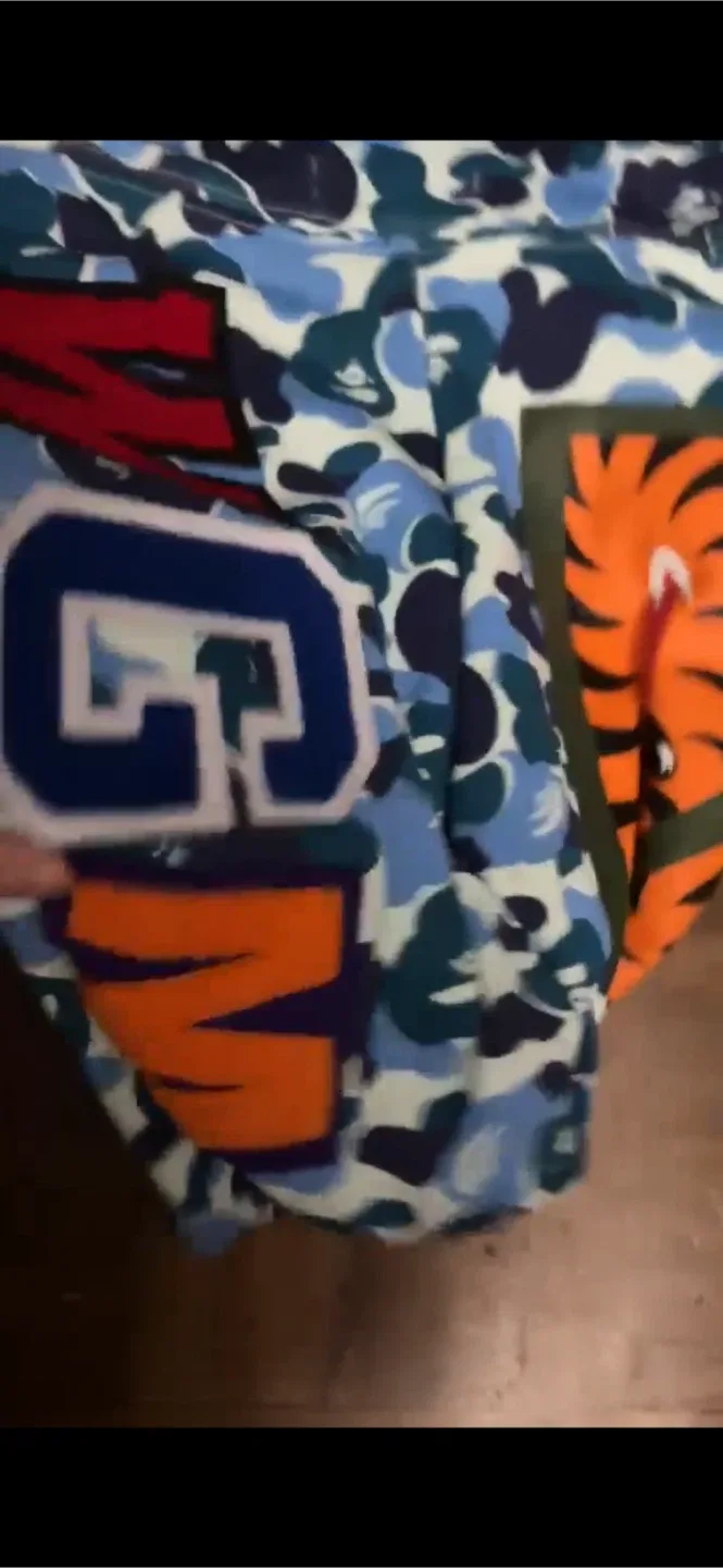 A Bathing Ape BAPE Camo Shark Hoodie - Size M image indicator(3)