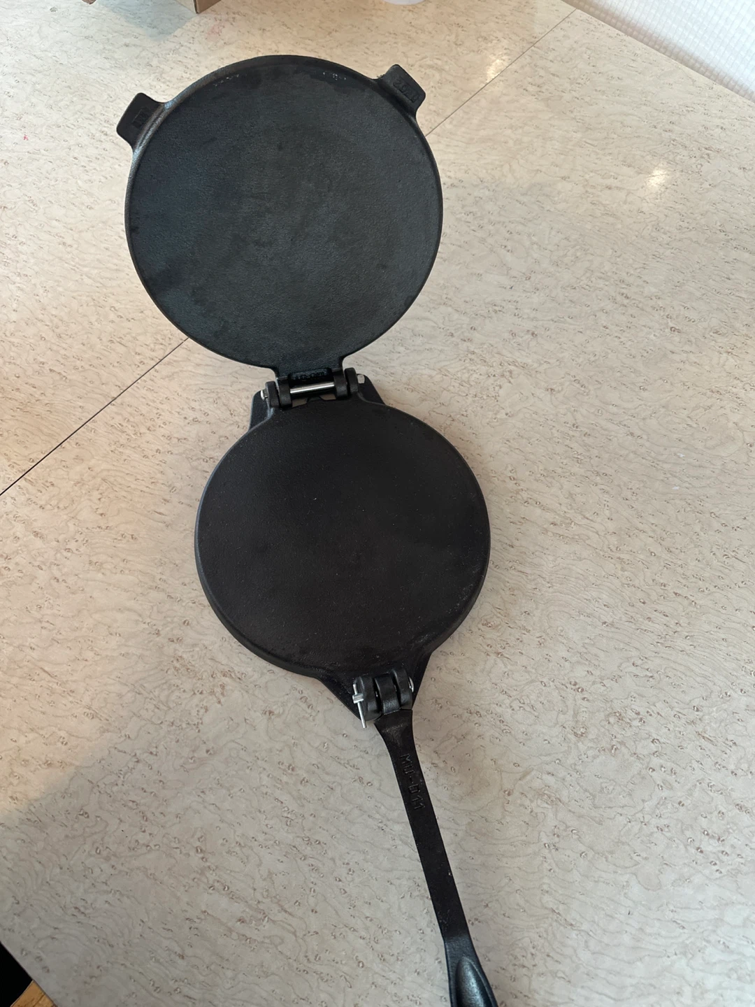 Victoria Cast Iron Tortilla Press - photo 2