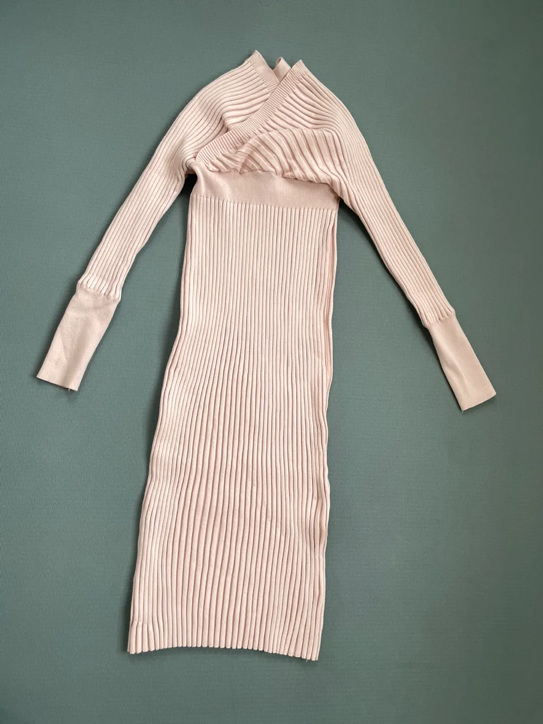 Ribbed Knit Midi Dress - Size M image indicator(2)