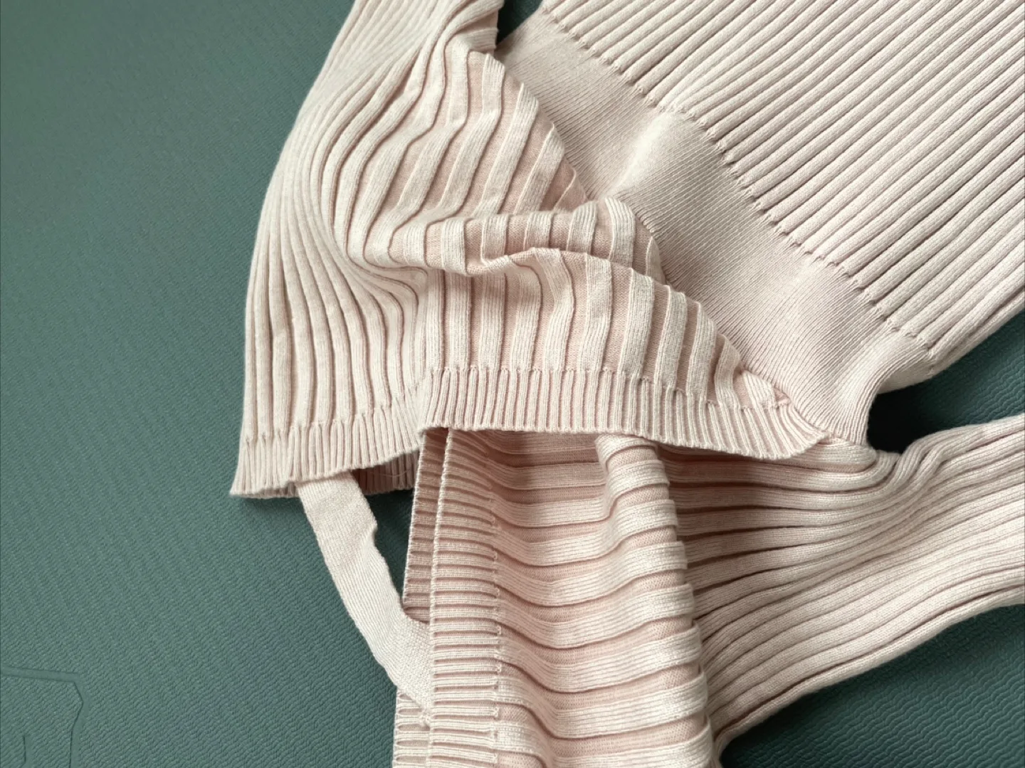 Ribbed Knit Midi Dress - Size M image indicator(3)