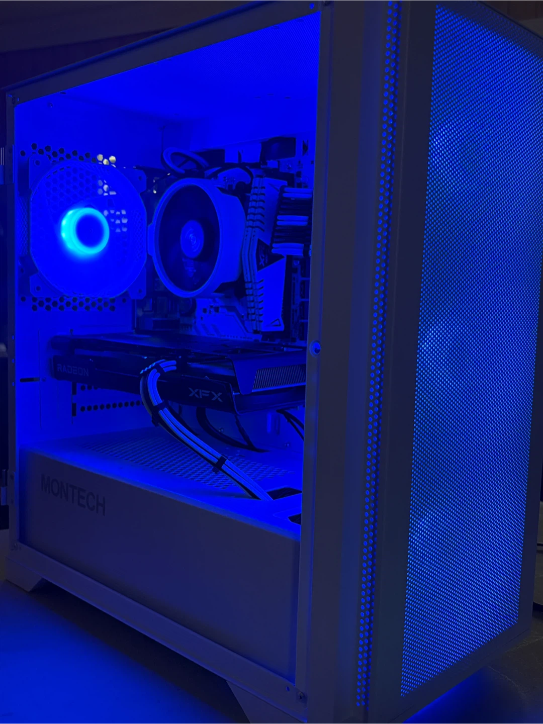 Ryzen 5 5500 • RX 6600 Gaming PC – Clean B&W Build - photo 3