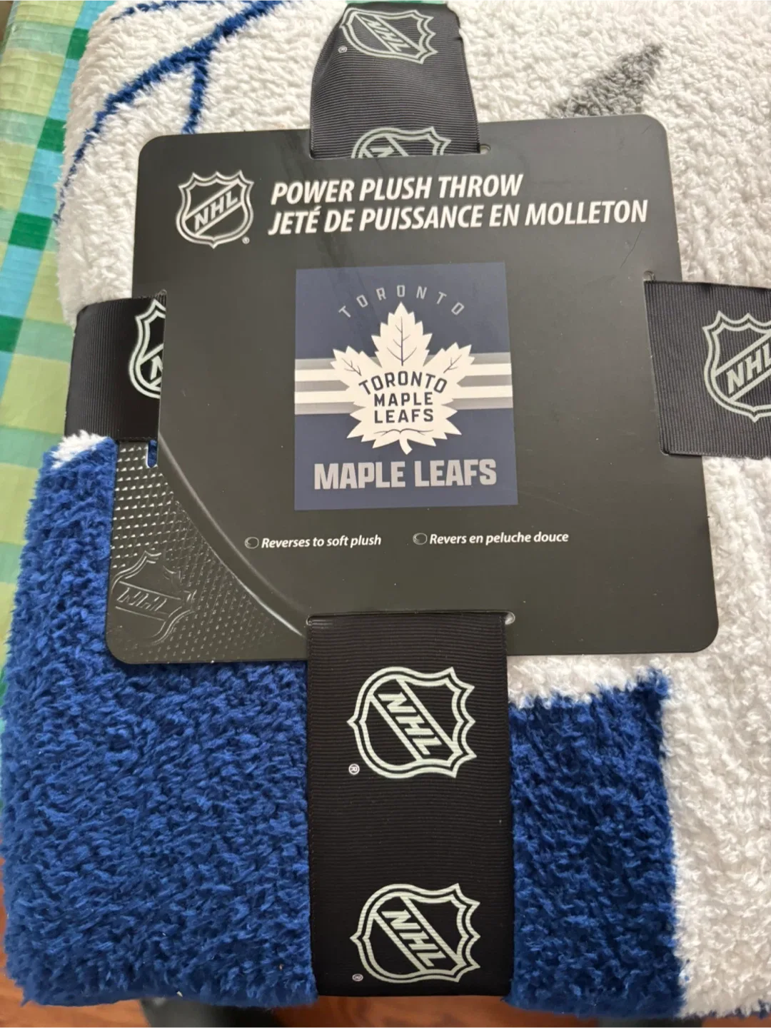 Toronto Maple Leafs NHL Power Plush Throw - New