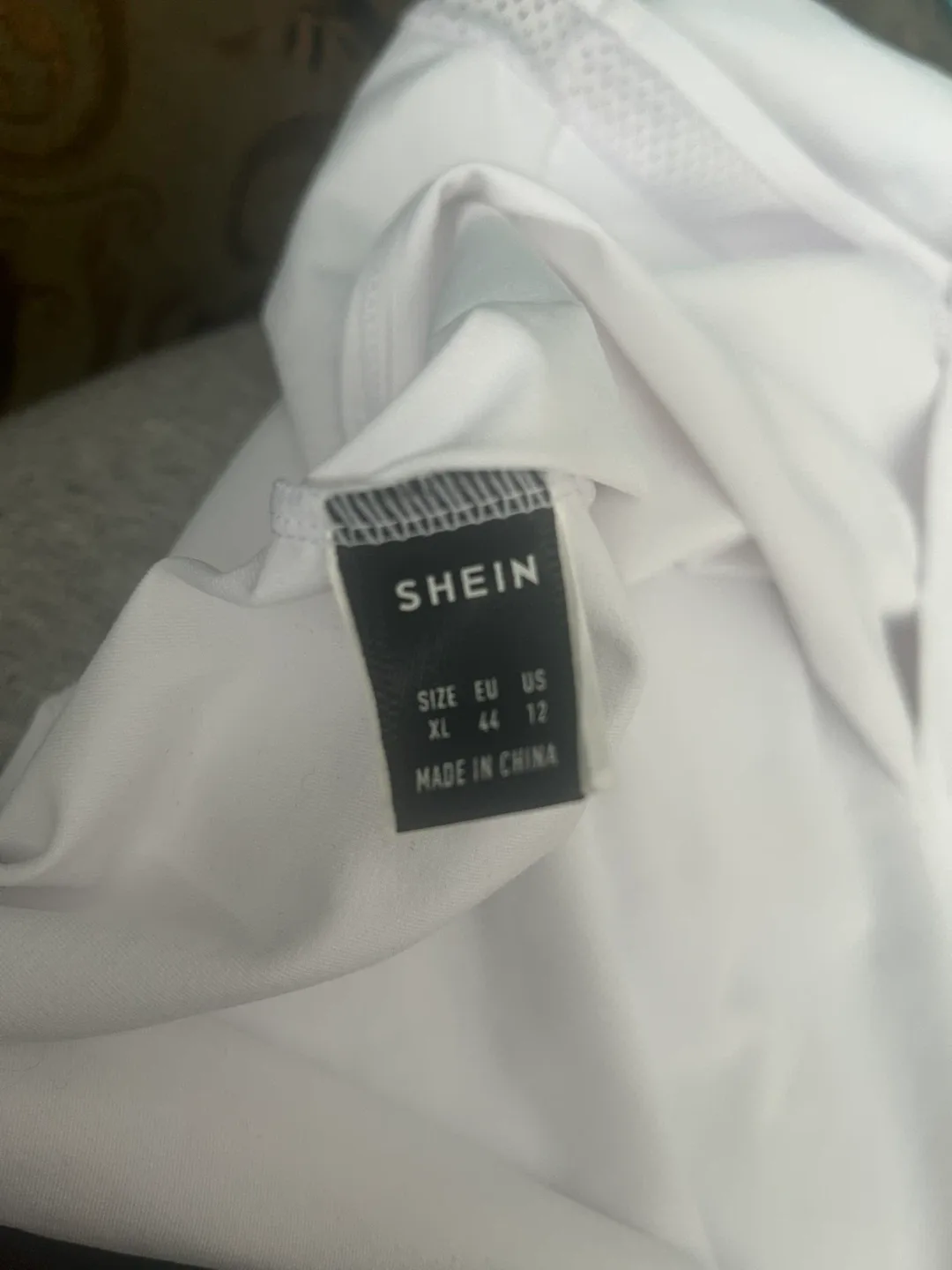 Shein White Tank Top - Size XL image indicator(3)