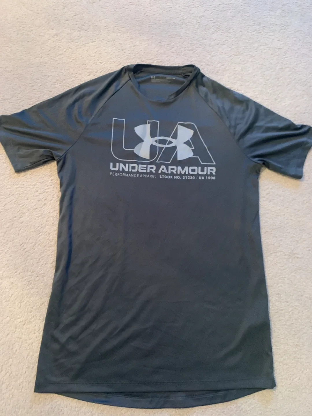 Under Armour Grey T-Shirt - Size Small