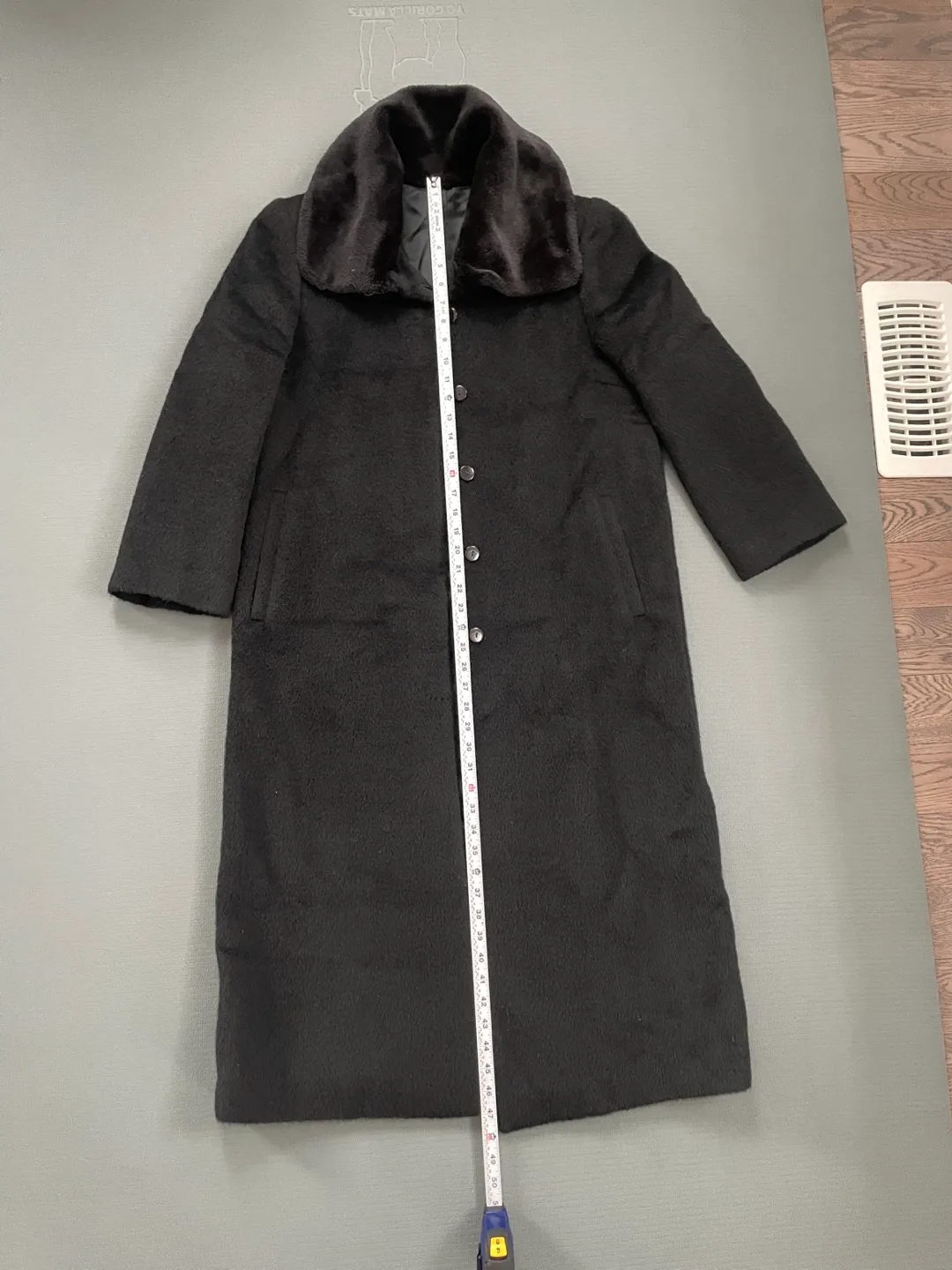 Black Long Coat with Fur Collar image indicator(2)