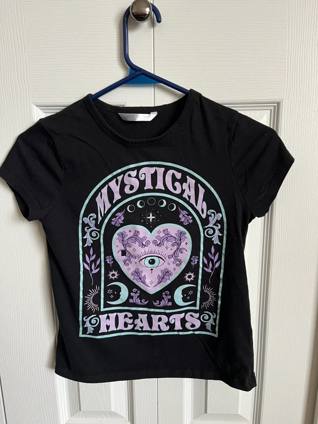 U-Kids Black Mystical Hearts Tee - Size M (10/12) image indicator(7)