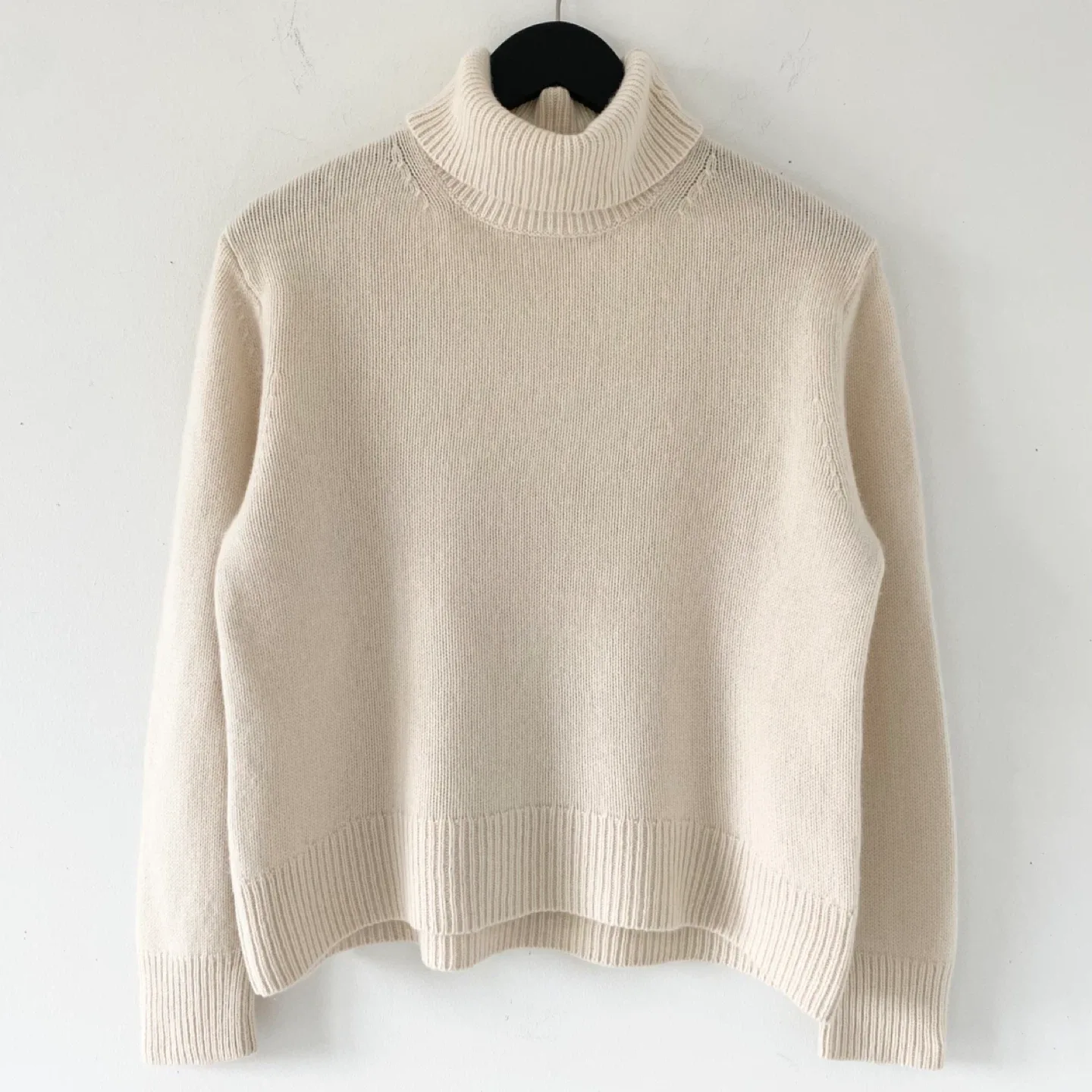 Aritzia Wilfred 100% Cashmere Jara Sweater
