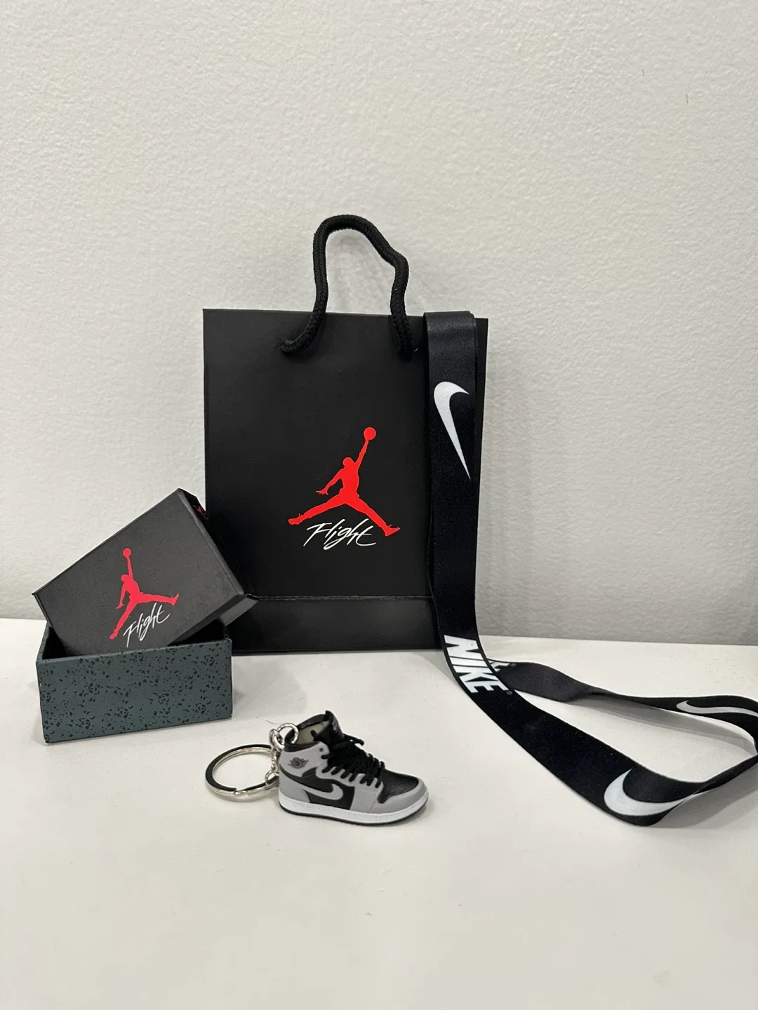 Jordan Sneaker Keychain Set image indicator(5)
