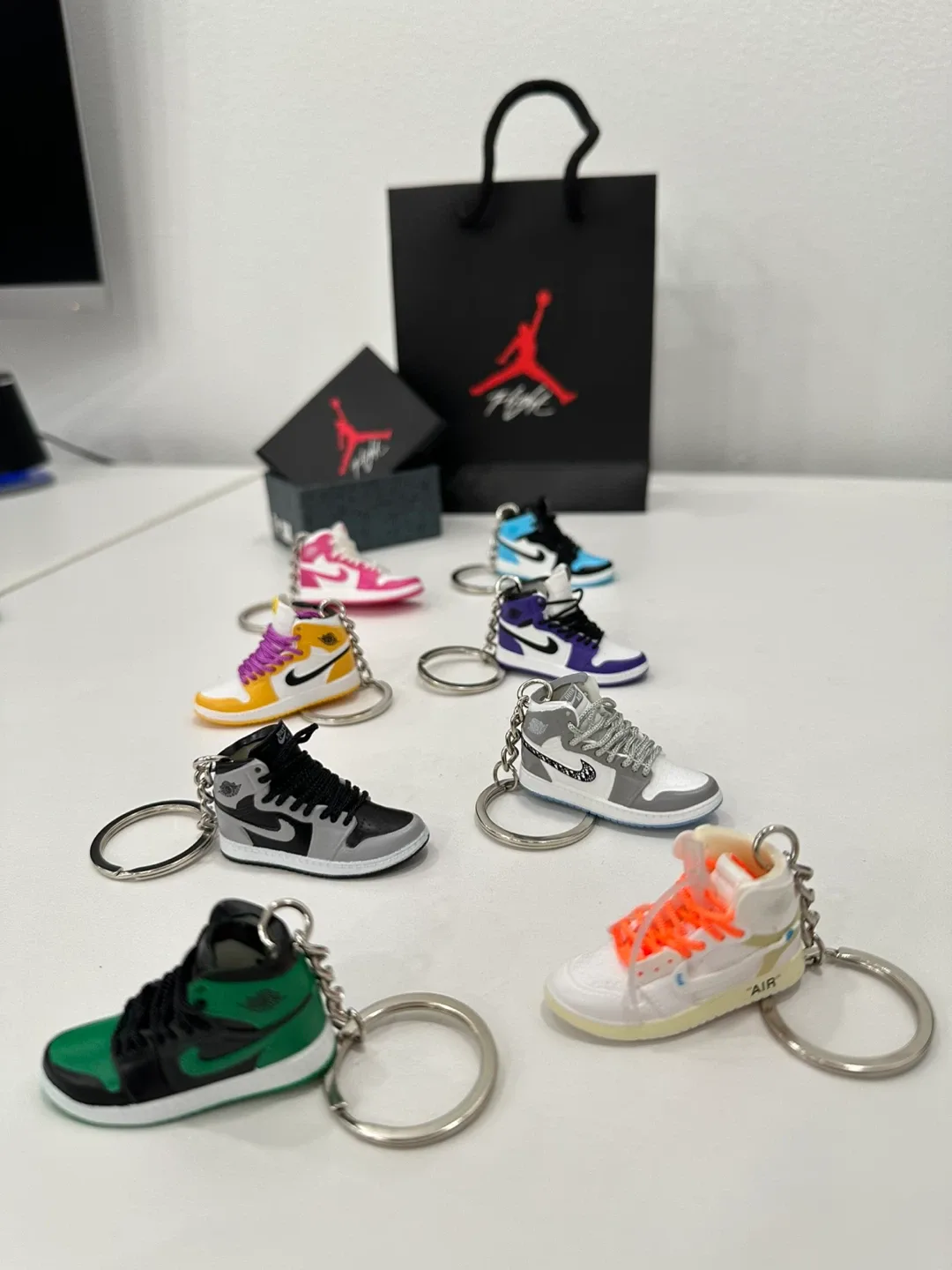 Jordan Sneaker Keychain Set image indicator(2)