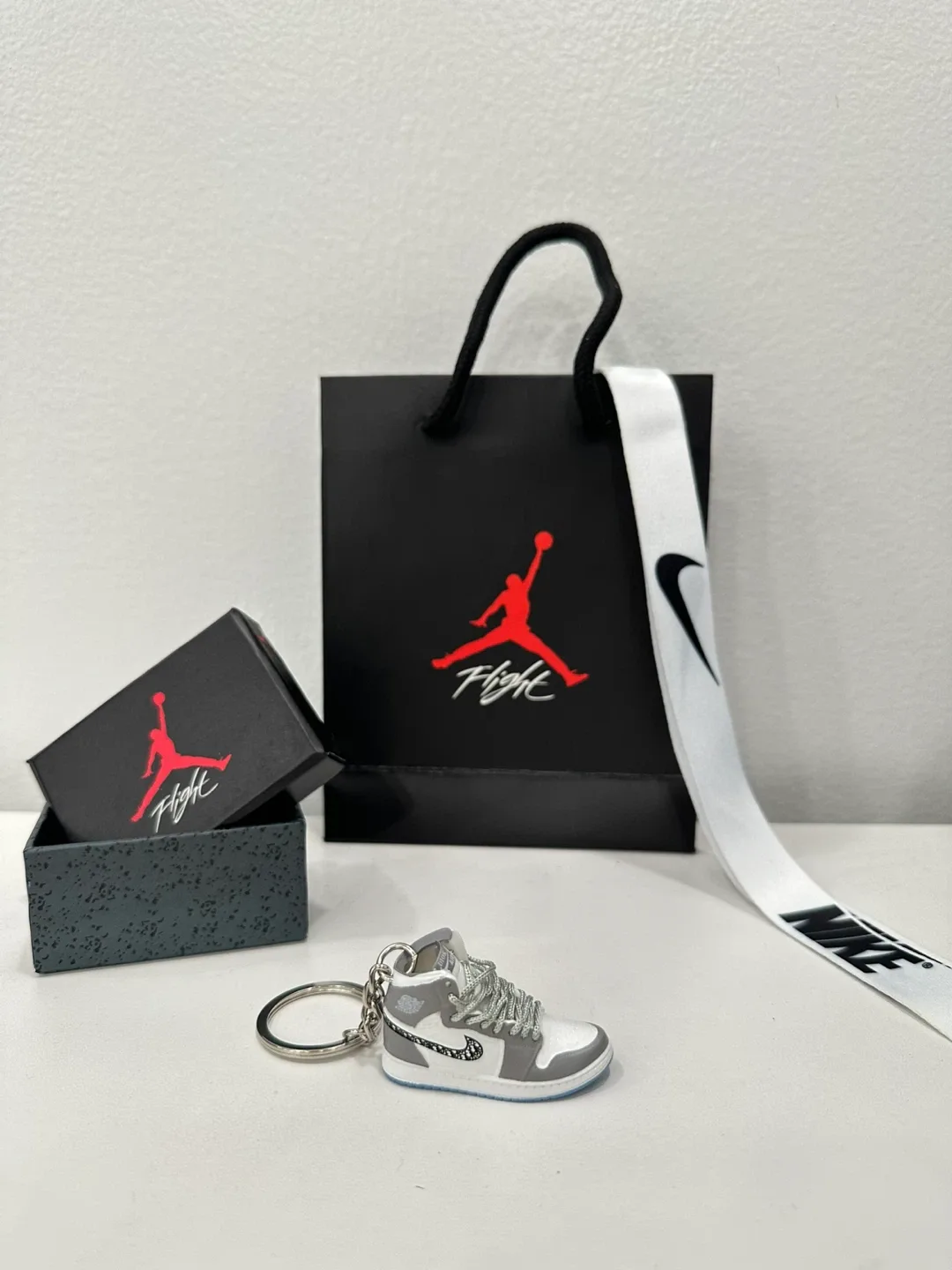 Jordan Sneaker Keychain Set image indicator(6)