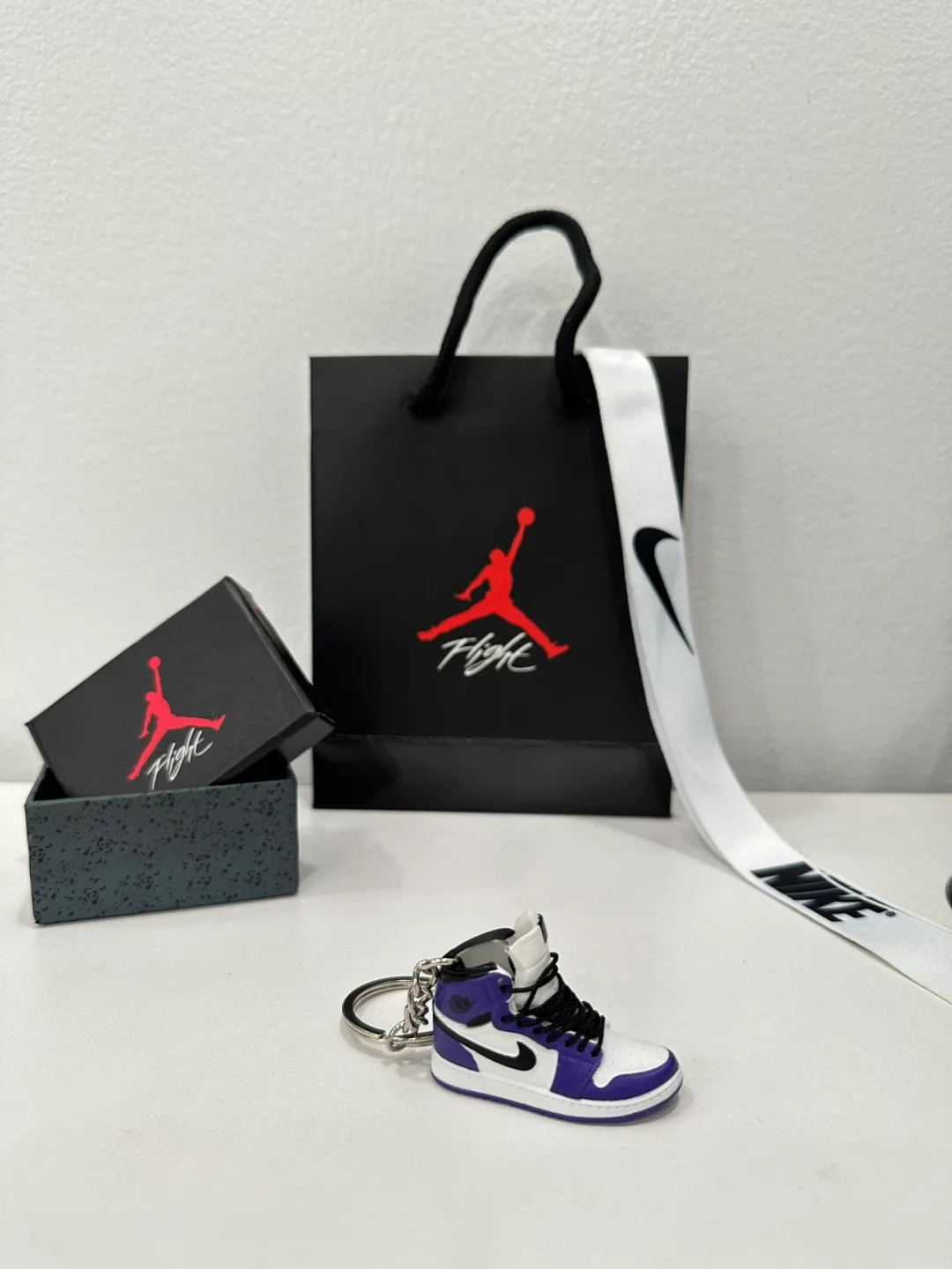 Jordan Sneaker Keychain Set image indicator(7)