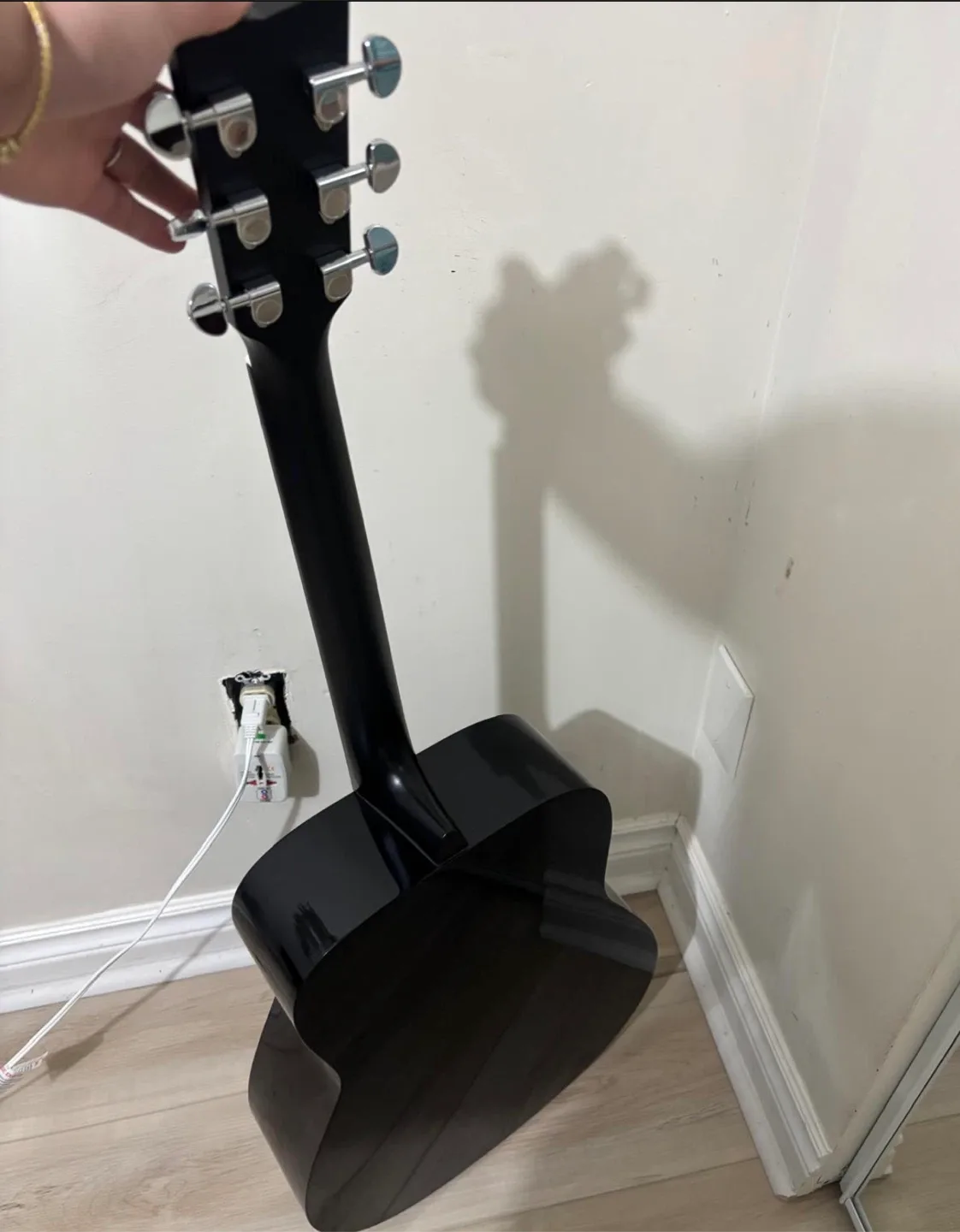 Yamaha Black Acoustic Guitar with Case and accessories image indicator(4)