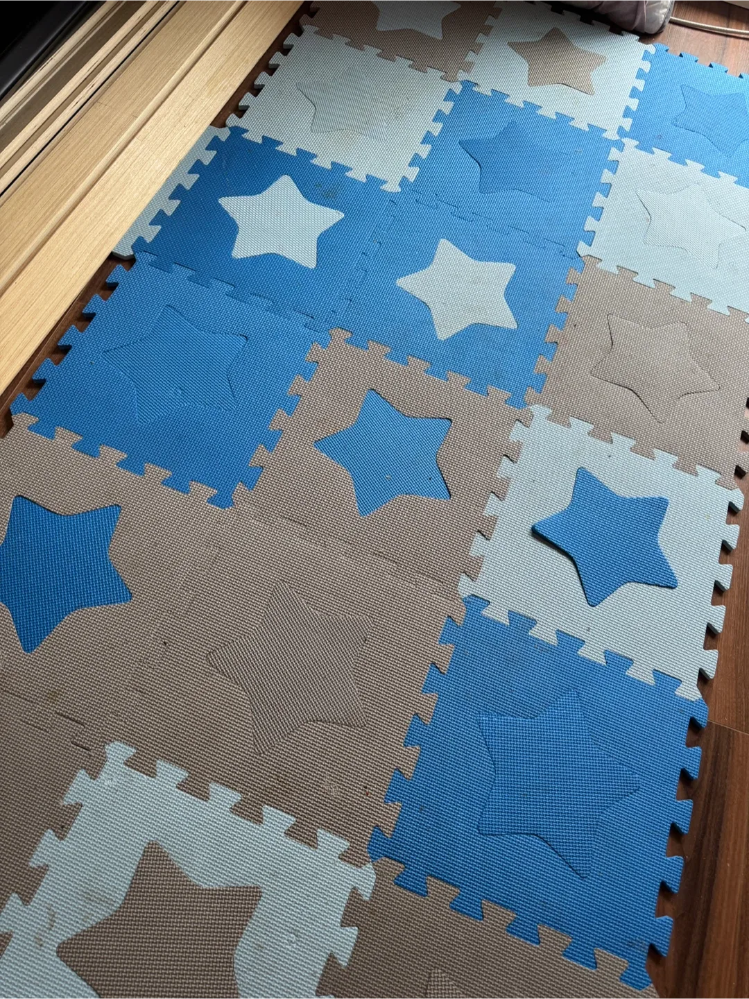 Foam Play Mat with Star Design image indicator(2)