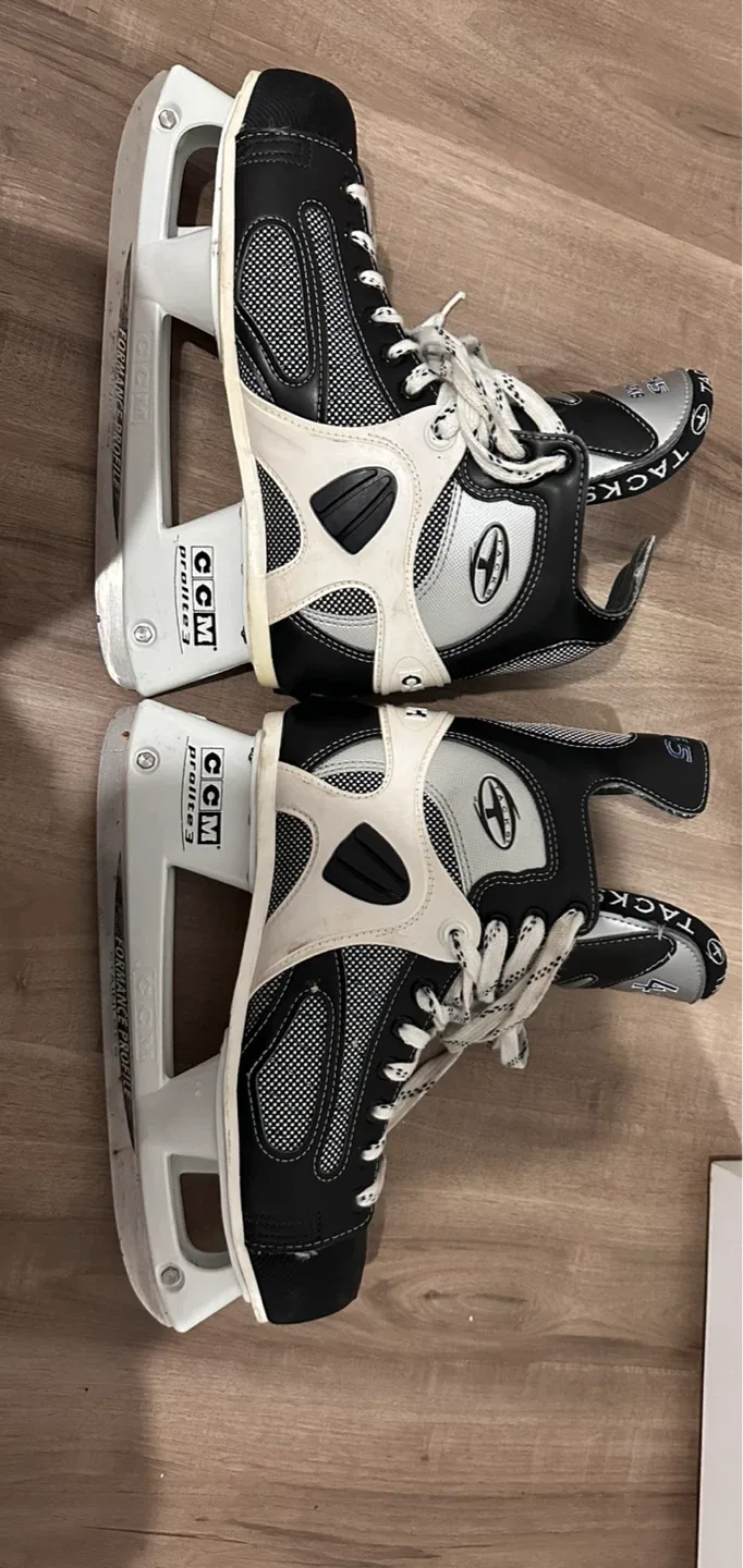 CCM Tacks Ice Hockey Skates - Size 10