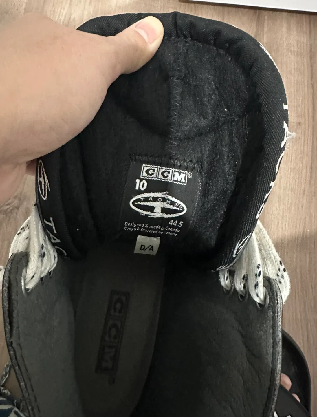 CCM Tacks Ice Hockey Skates - Size 10 image indicator(2)