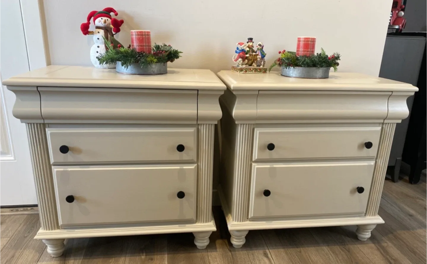 Beautiful Hardwood King Nightstands Chateau & Black