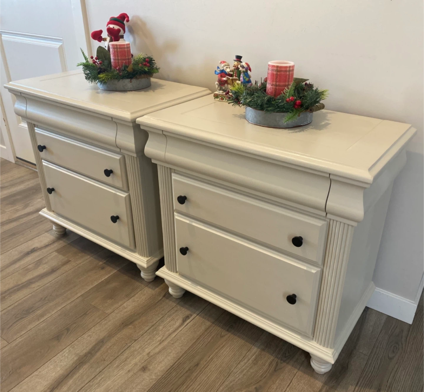 Beautiful Hardwood King Nightstands Chateau & Black - photo 5