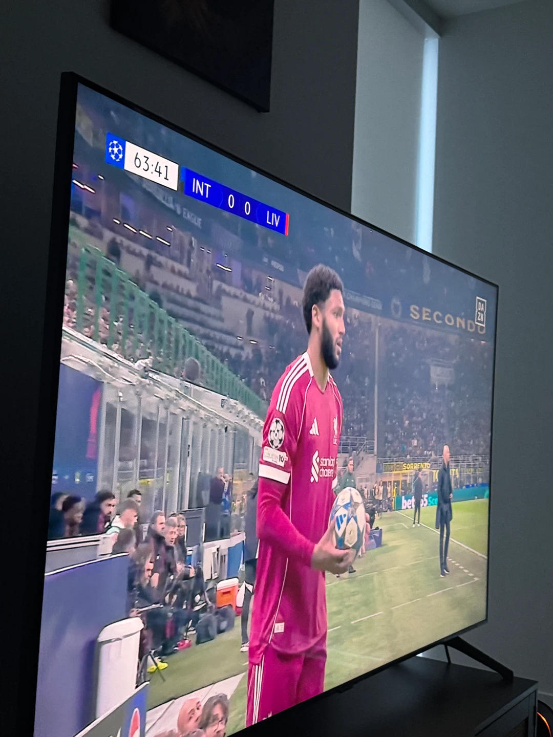 Samsung 6 Series (65") TV - photo 2
