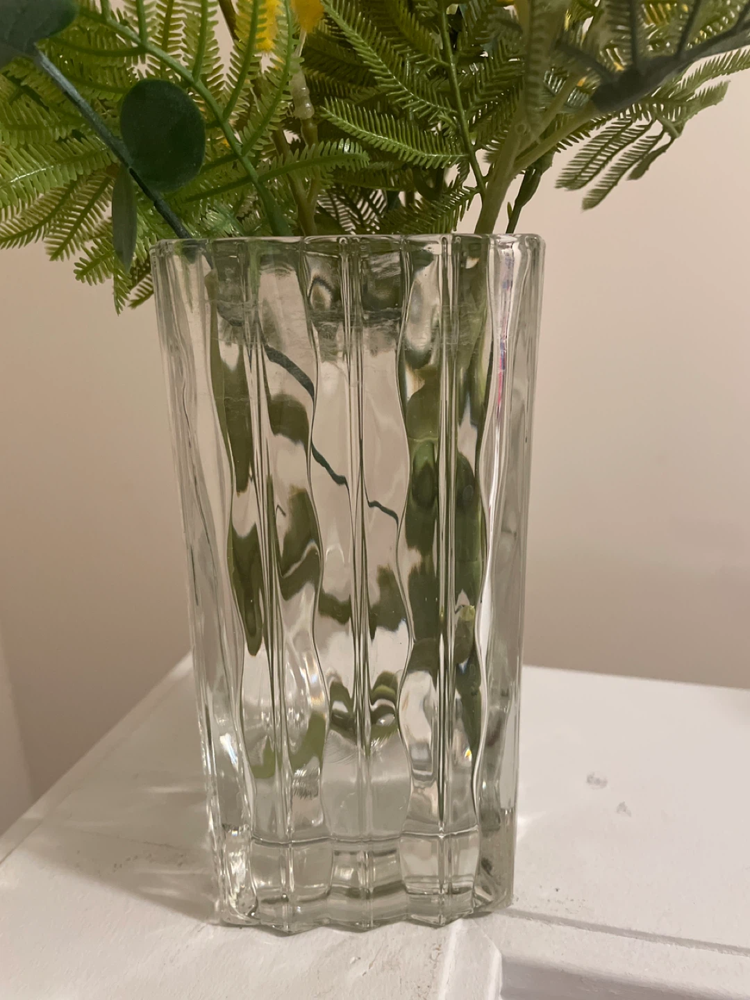 Glass Vase with beautiful artificial flowers - photo 4