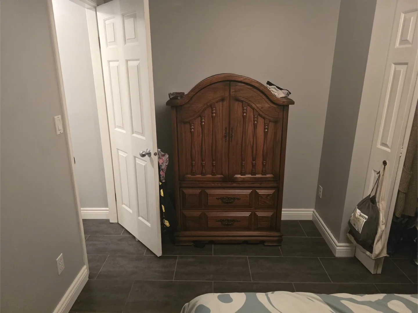 Spacious Basement Apartment for rent image indicator(2)