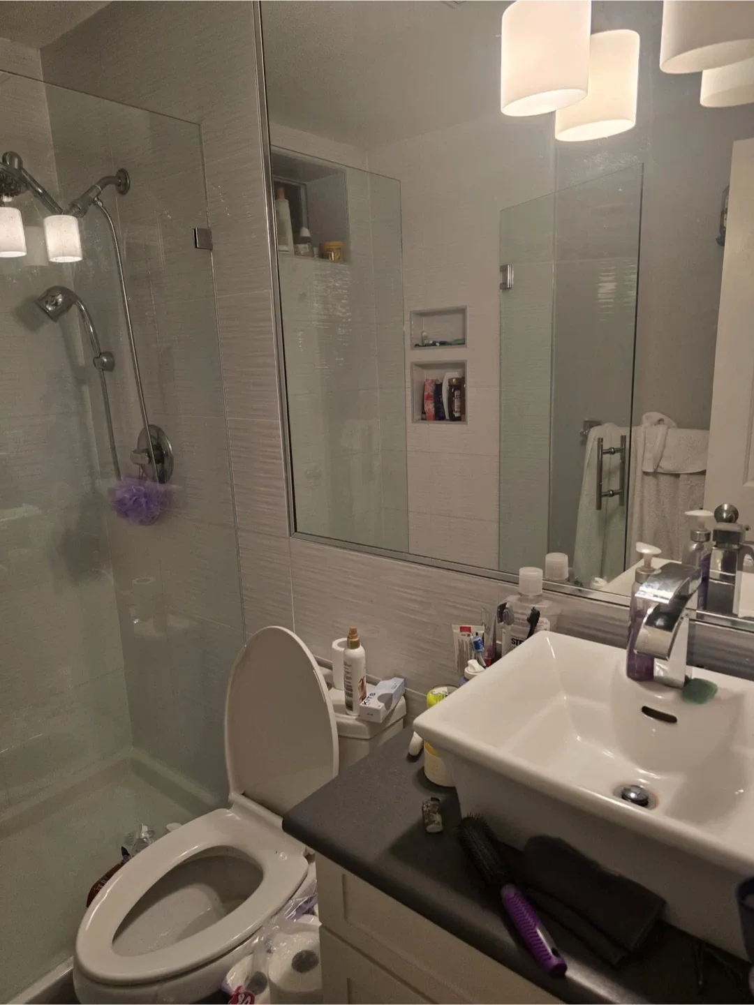 Spacious Basement Apartment for rent image indicator(6)