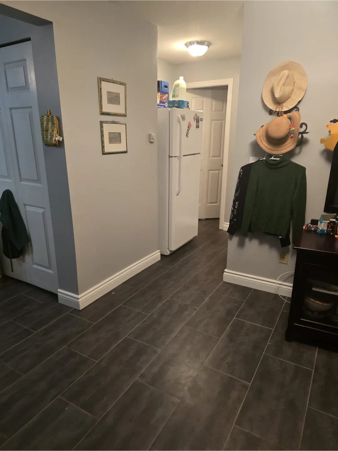 Spacious Basement Apartment for rent image indicator(3)