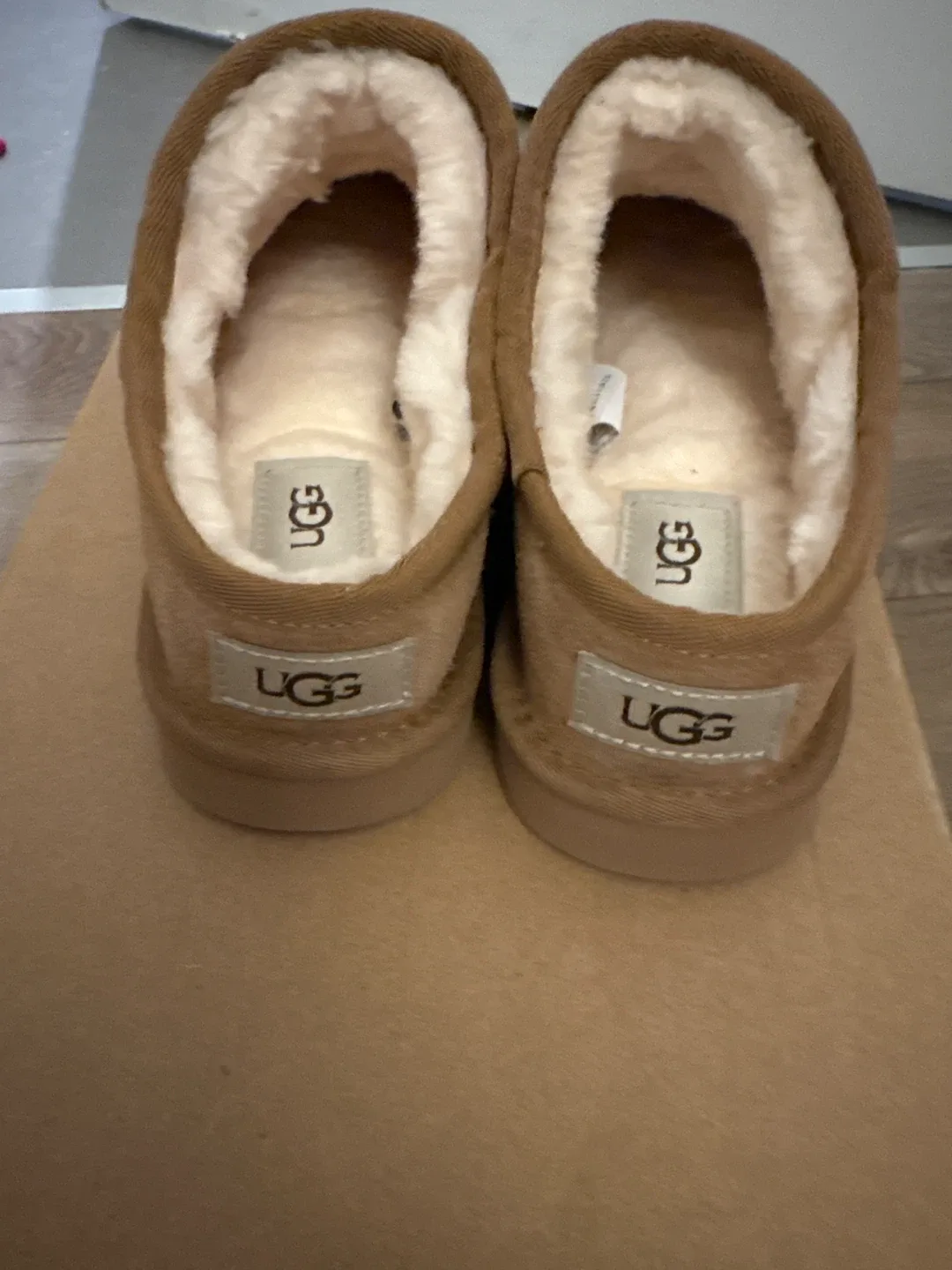 BRAND NEW UGG Classic Micro Low cut size 8 image indicator(3)