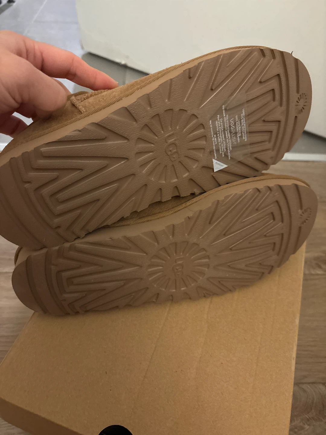 BRAND NEW UGG Classic Micro Low cut size 8 - photo 4