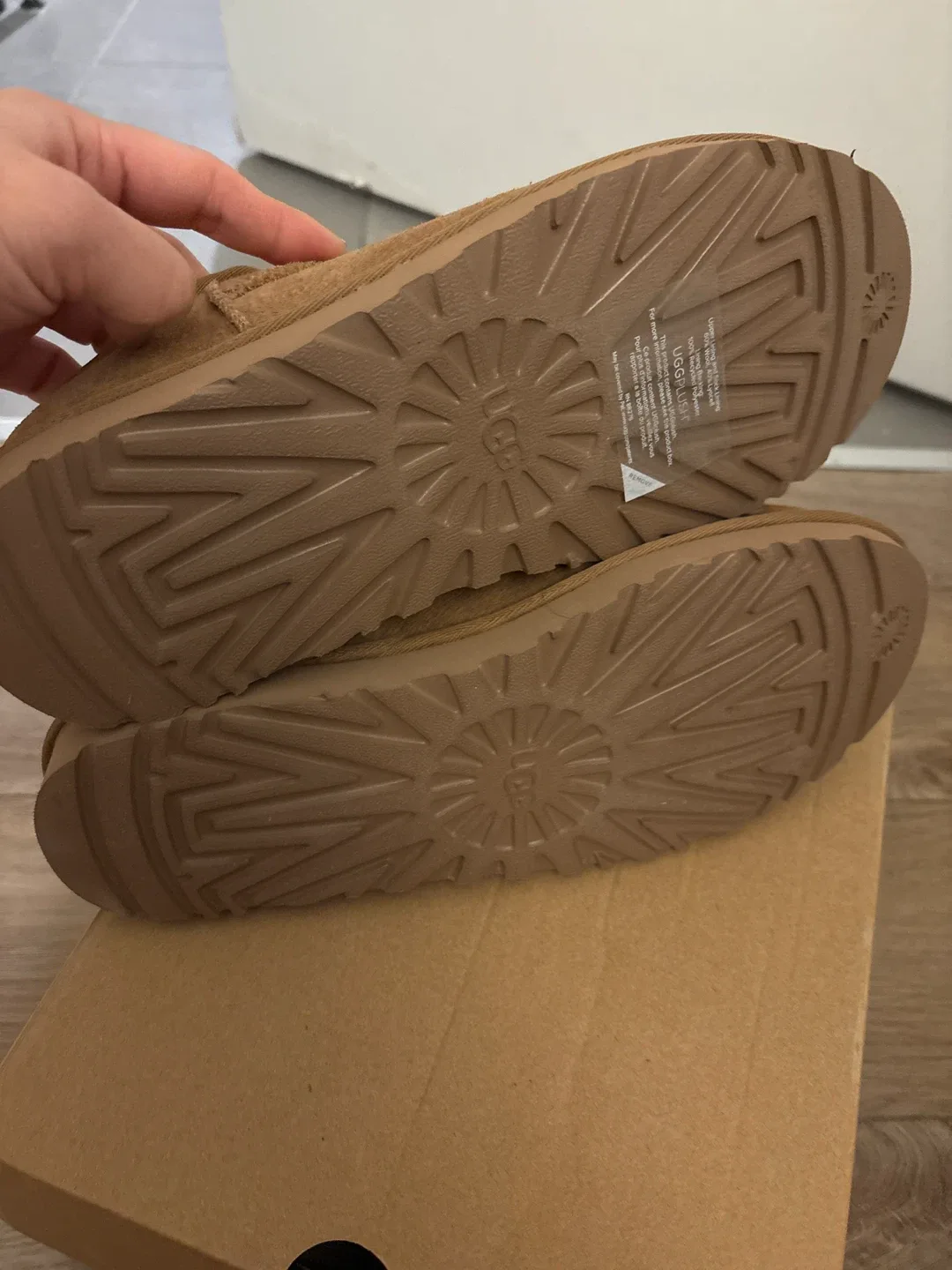 BRAND NEW UGG Classic Micro Low cut size 8 image indicator(4)