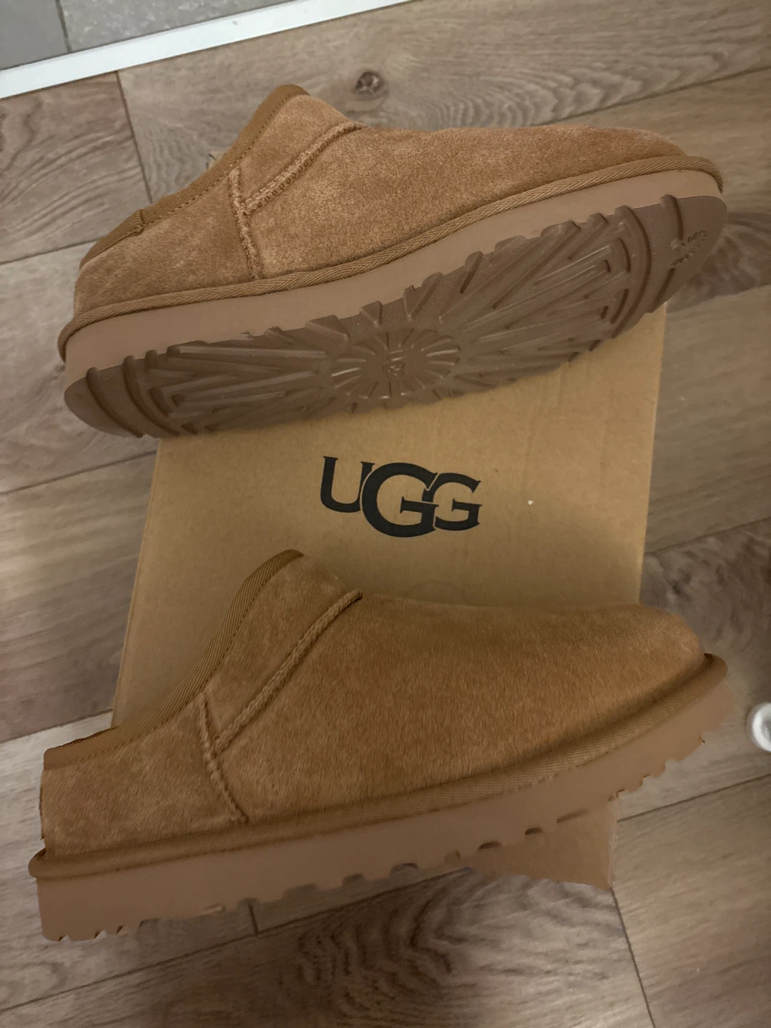 BRAND NEW UGG Classic Micro Low cut size 8 - photo 5