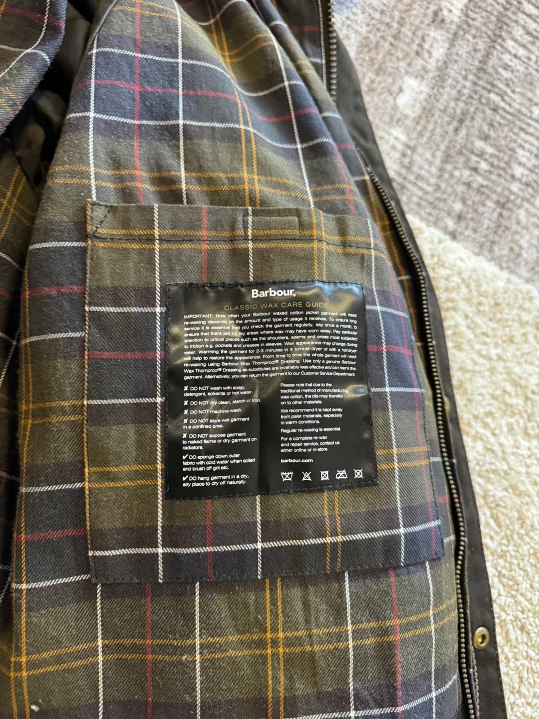 Barbour Waxed Jacket - XL image indicator(4)