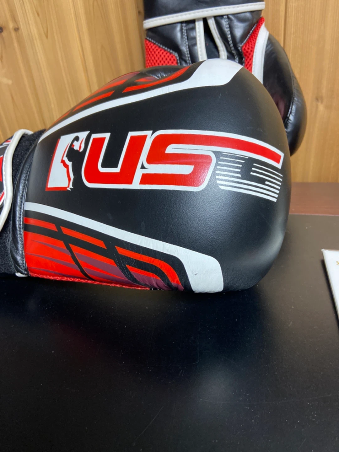 USG Boxing Gloves Black/Red - photo 3